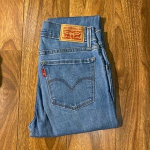 Levi’s 710 skinny jeans